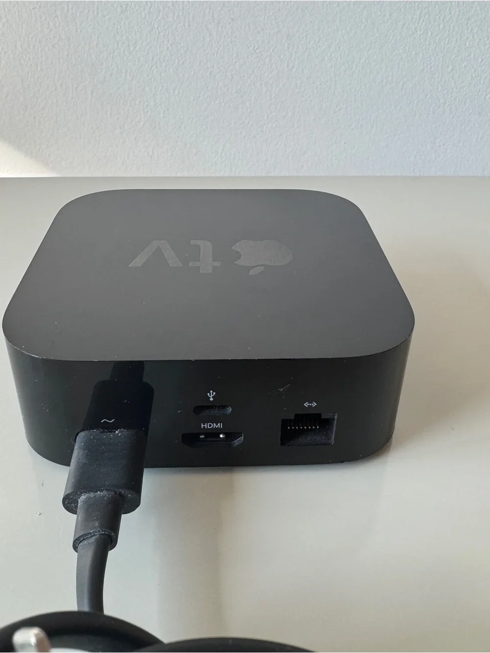 Apple TV 4th Generation A1625 MR912LL/A 32GB